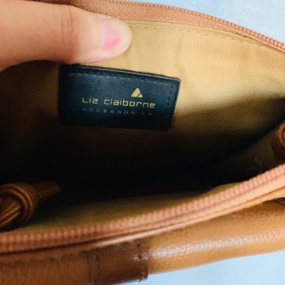 Liz Claiborne small brown vintage cross body bag. - Picture 5 of 8